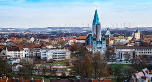 Lassen Sie sich beim Immobilienverkauf in Paderborn durch einen guten Makler unterstützen.